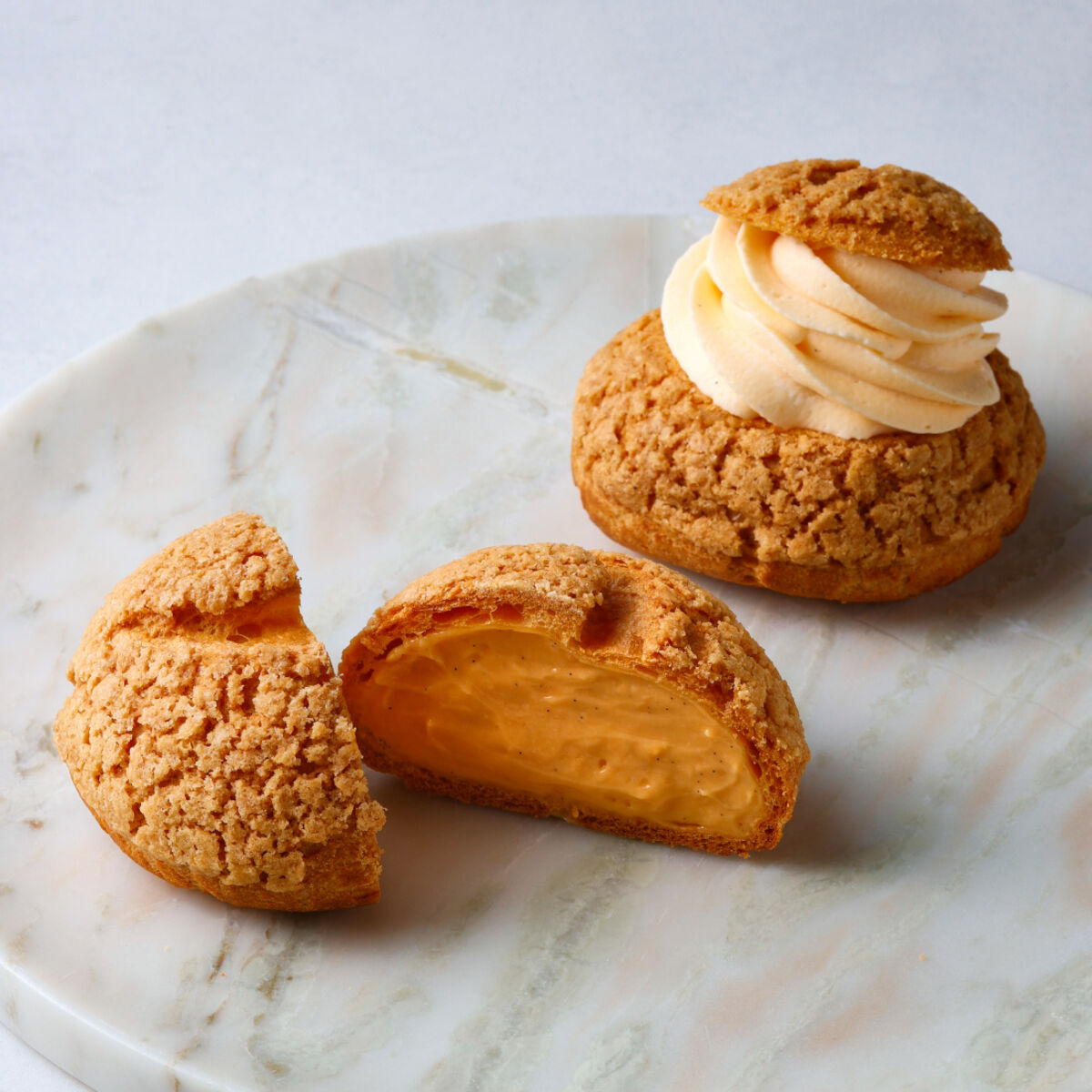 パティスリーのシュークリーム